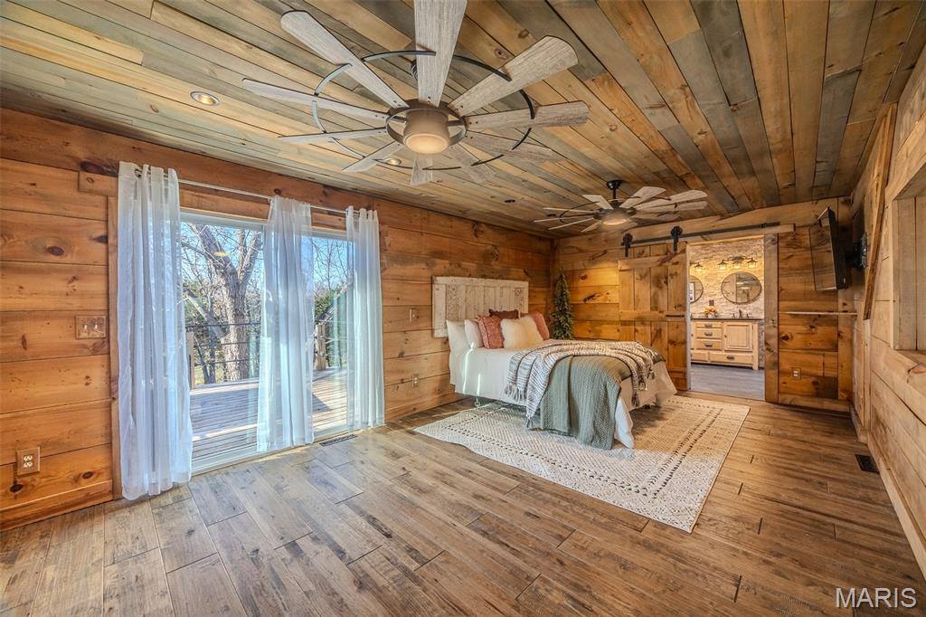 20250 Crabapple Road, Lebanon, MO 65536