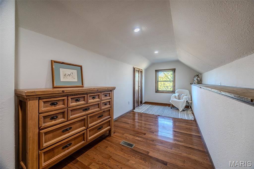 20250 Crabapple Road, Lebanon, MO 65536