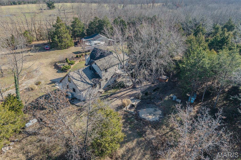 20250 Crabapple Road, Lebanon, MO 65536
