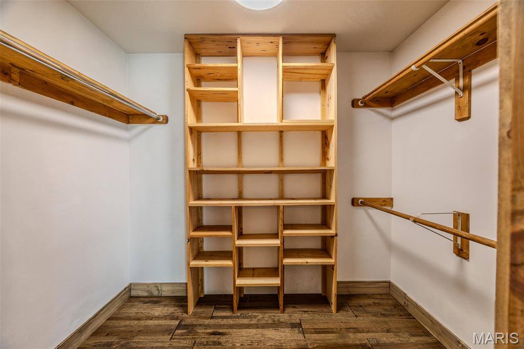 20250 Crabapple Road, Lebanon, MO 65536