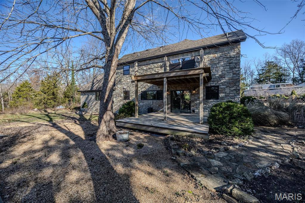 20250 Crabapple Road, Lebanon, MO 65536