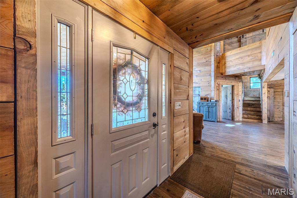 20250 Crabapple Road, Lebanon, MO 65536