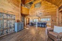 20250 Crabapple Road, Lebanon, MO 65536