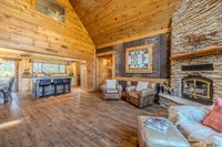 20250 Crabapple Road, Lebanon, MO 65536