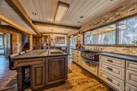 20250 Crabapple Road, Lebanon, MO 65536