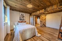 20250 Crabapple Road, Lebanon, MO 65536