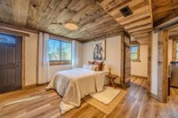 20250 Crabapple Road, Lebanon, MO 65536