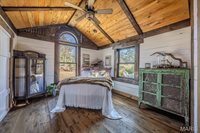 20250 Crabapple Road, Lebanon, MO 65536