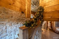 20250 Crabapple Road, Lebanon, MO 65536