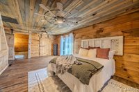 20250 Crabapple Road, Lebanon, MO 65536