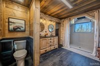 20250 Crabapple Road, Lebanon, MO 65536