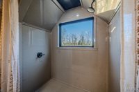 20250 Crabapple Road, Lebanon, MO 65536