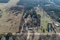 20250 Crabapple Road, Lebanon, MO 65536