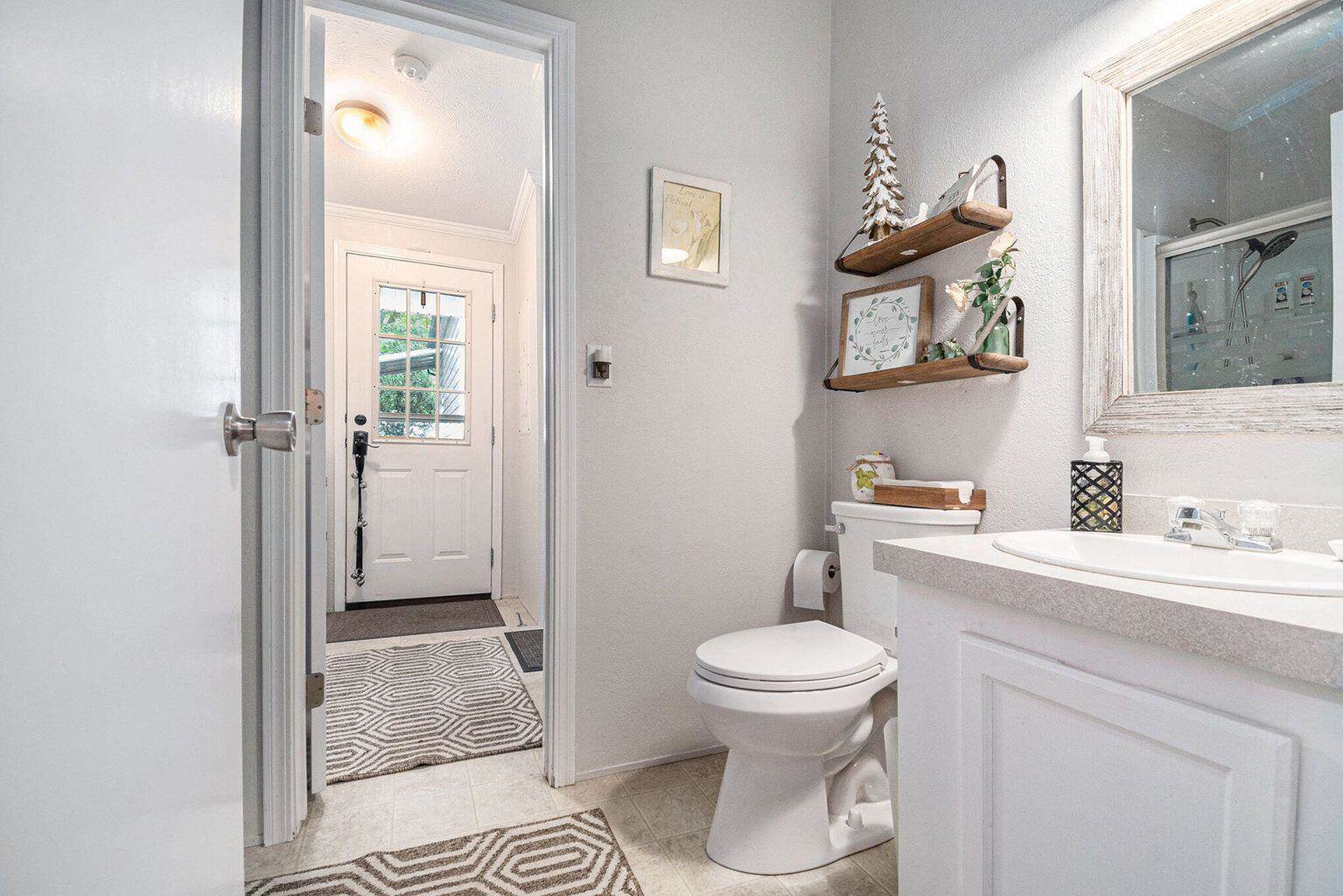 128 Maple Bluff Avenue, Prudenville, MI 48651