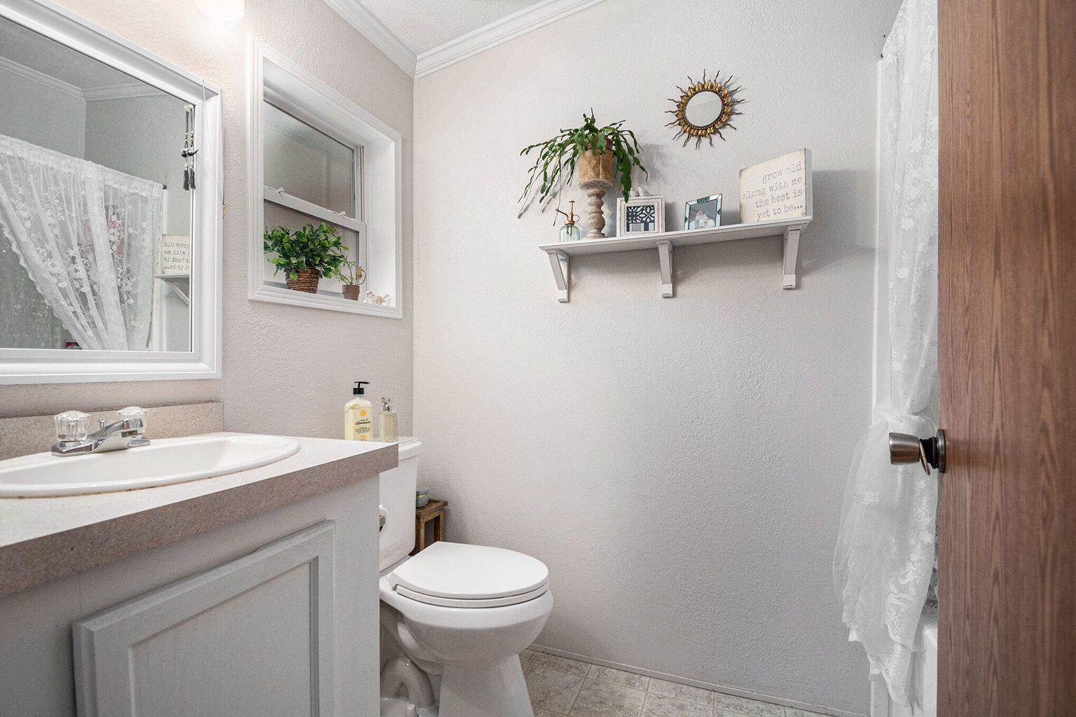 128 Maple Bluff Avenue, Prudenville, MI 48651