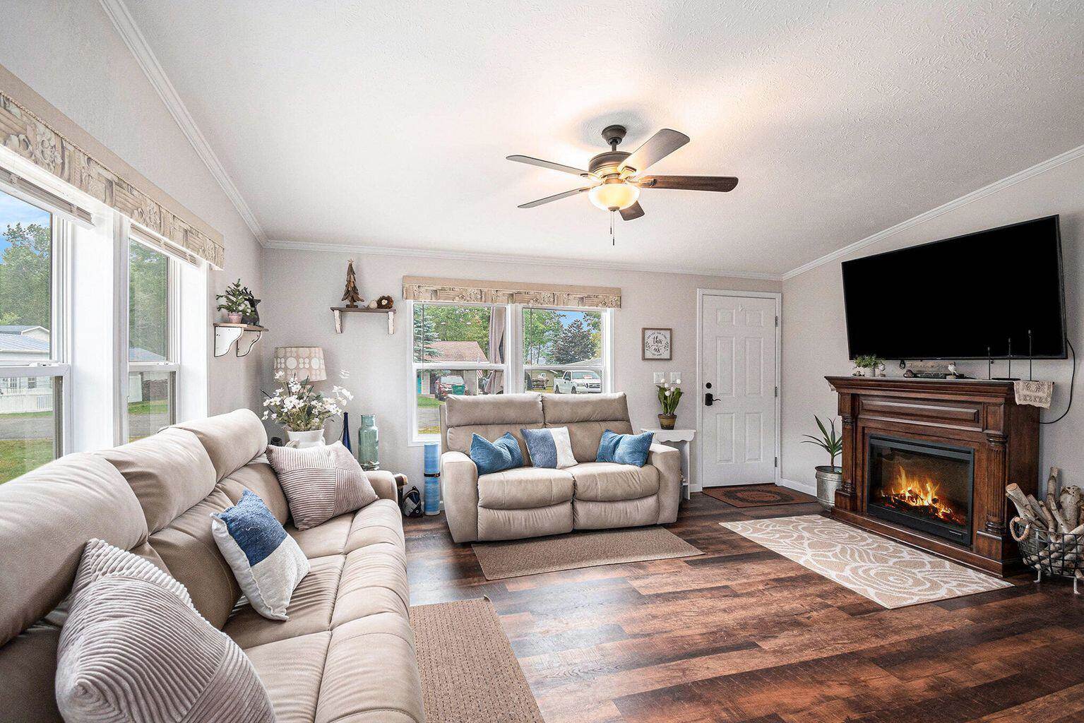 128 Maple Bluff Avenue, Prudenville, MI 48651