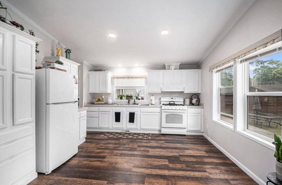 128 Maple Bluff Avenue, Prudenville, MI 48651