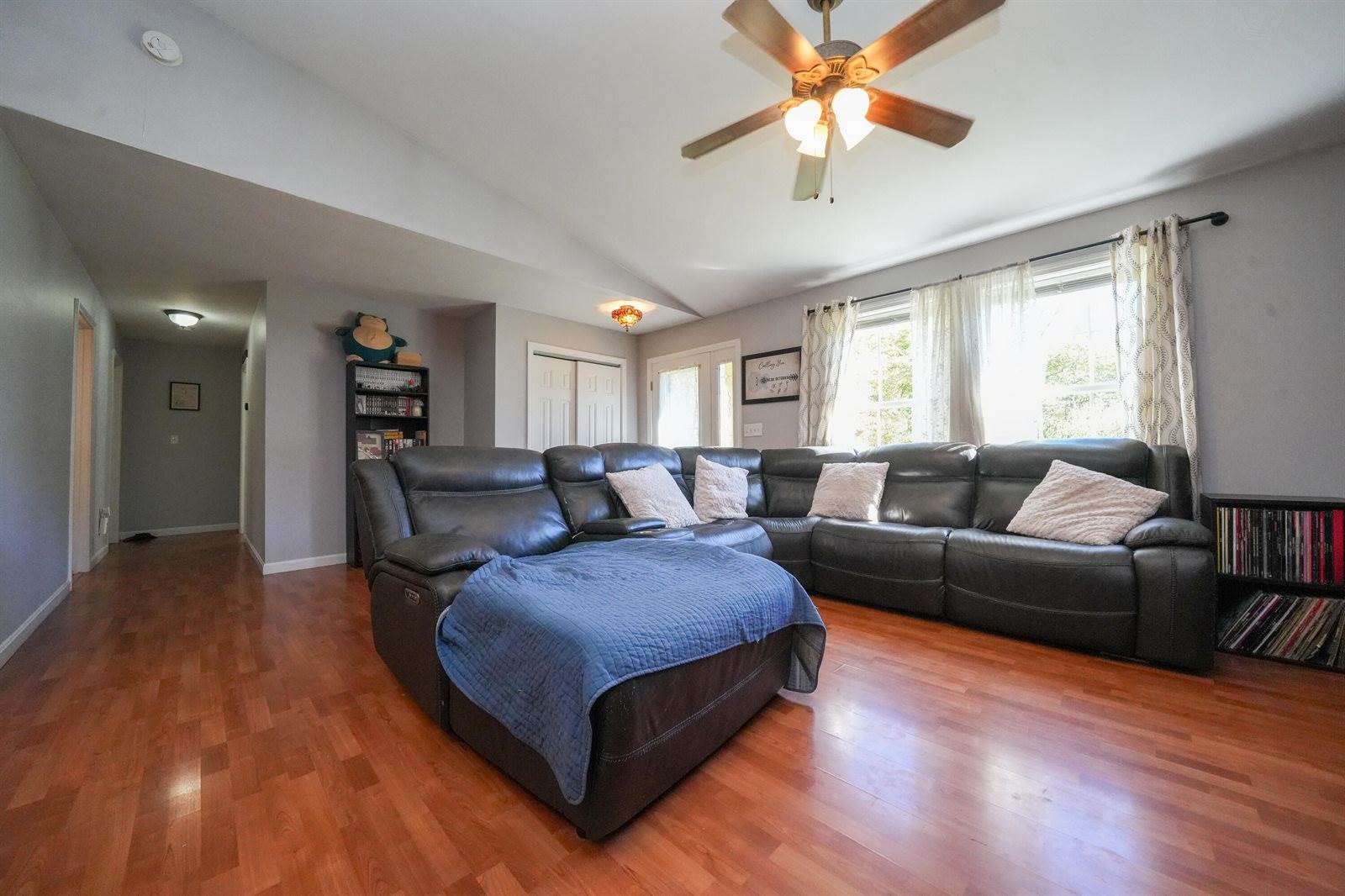 5 Deer Run Lane, Kenduskeag, ME 04450