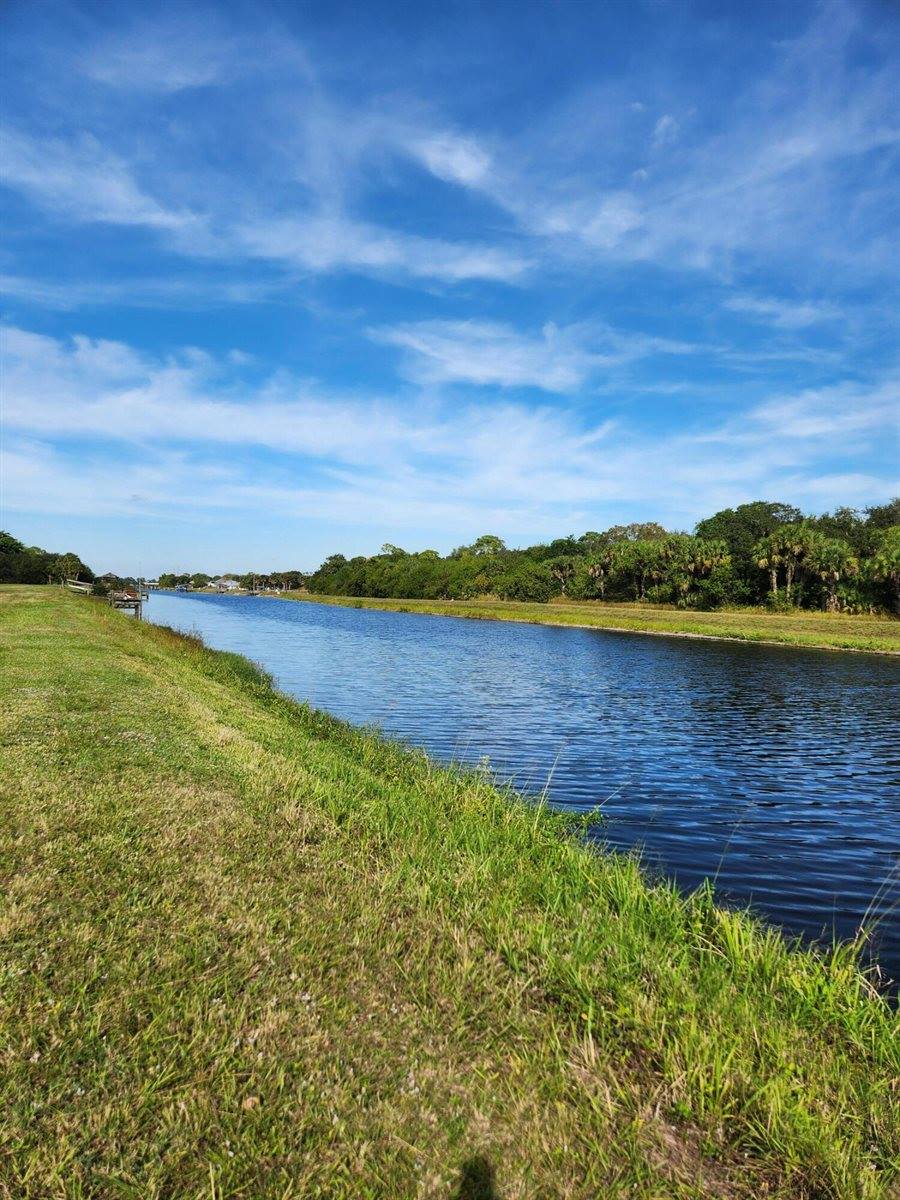 1907 SW Import Drive, Port Saint Lucie, FL 34953