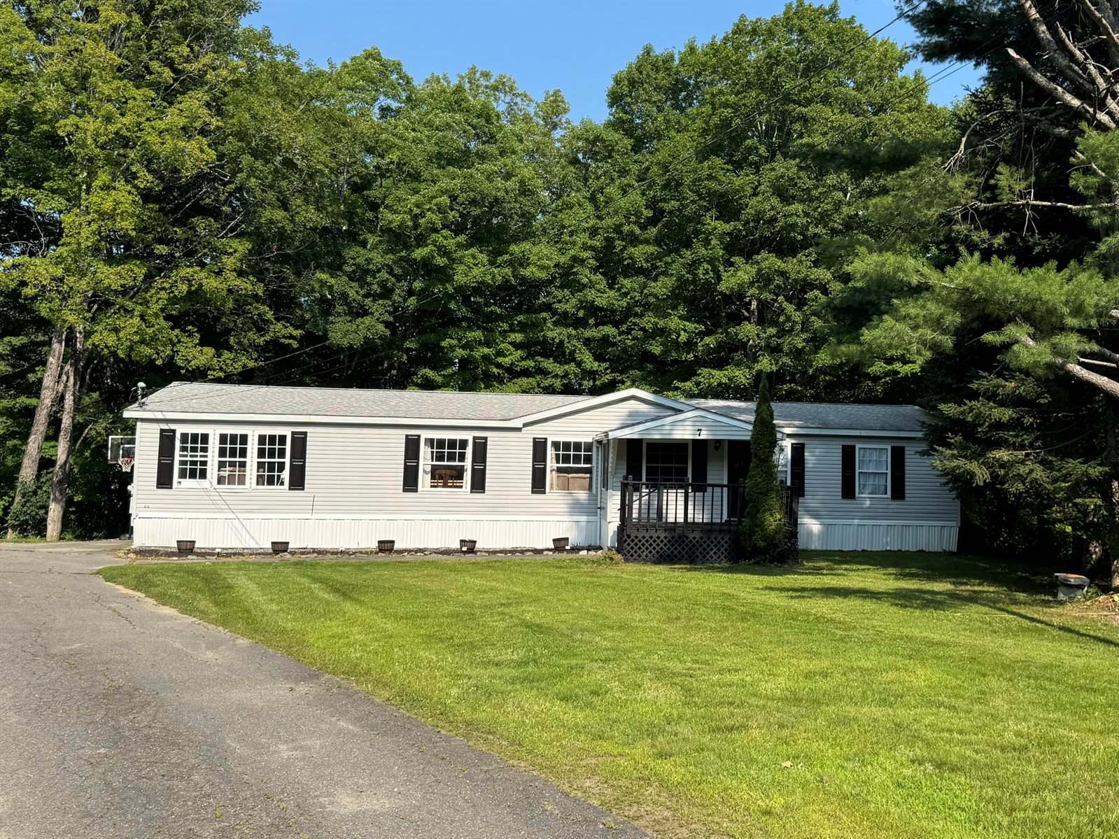 7 Pond Road, Abbot, ME 04406