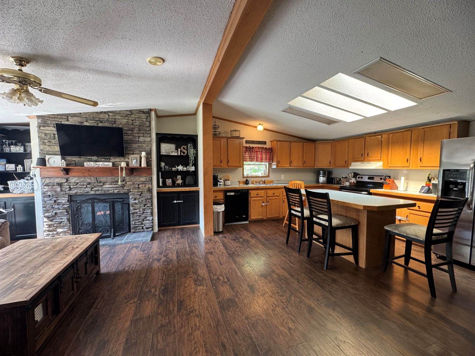 7 Pond Road, Abbot, ME 04406