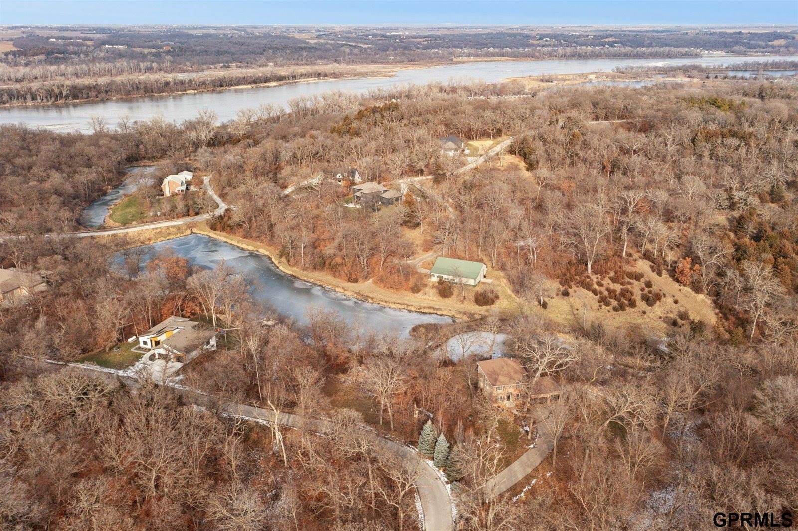 19719 Raven Drive, Louisville, NE 68037