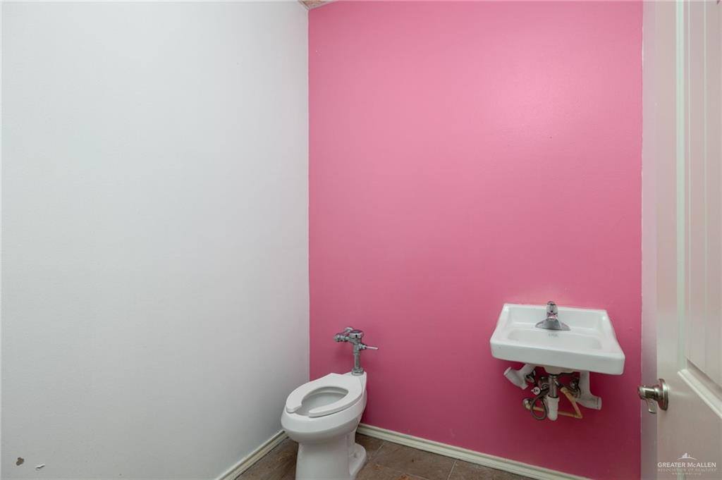 2801 West Expressway 83 Freeway, McAllen, TX 78503