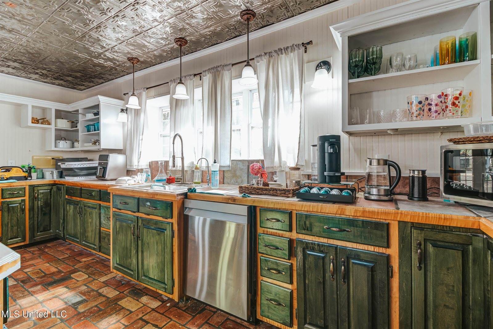 3016 Ed Parker Road, Moss Point, MS 39562