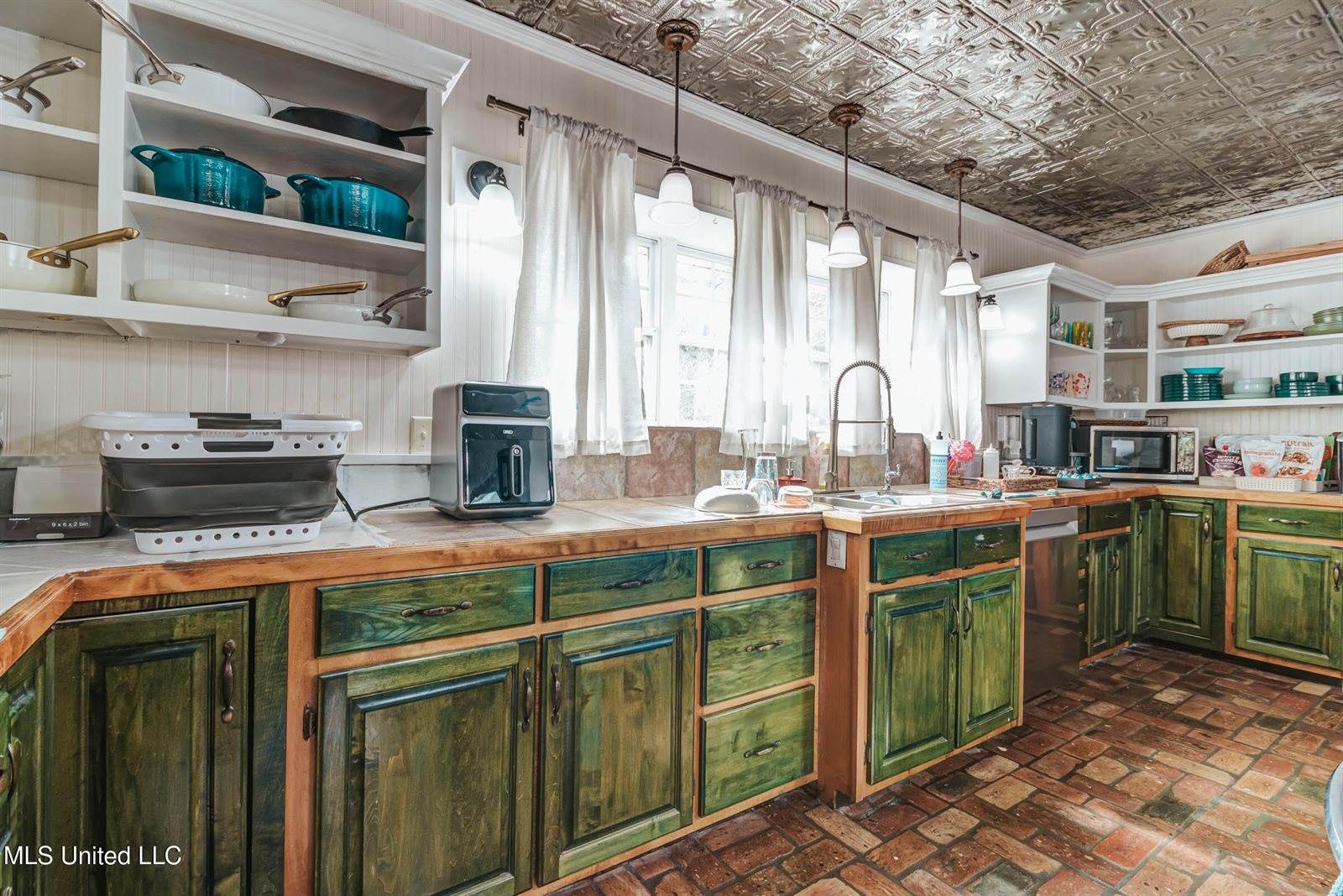 3016 Ed Parker Road, Moss Point, MS 39562