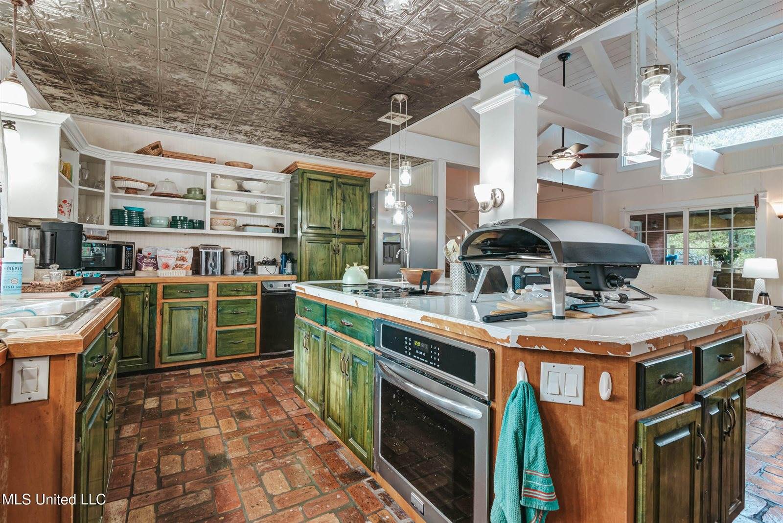 3016 Ed Parker Road, Moss Point, MS 39562