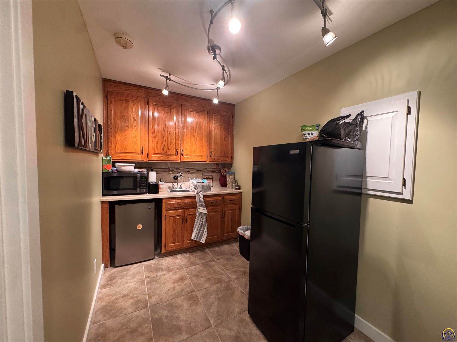 5857 SW 29th ST, Topeka, KS 66614