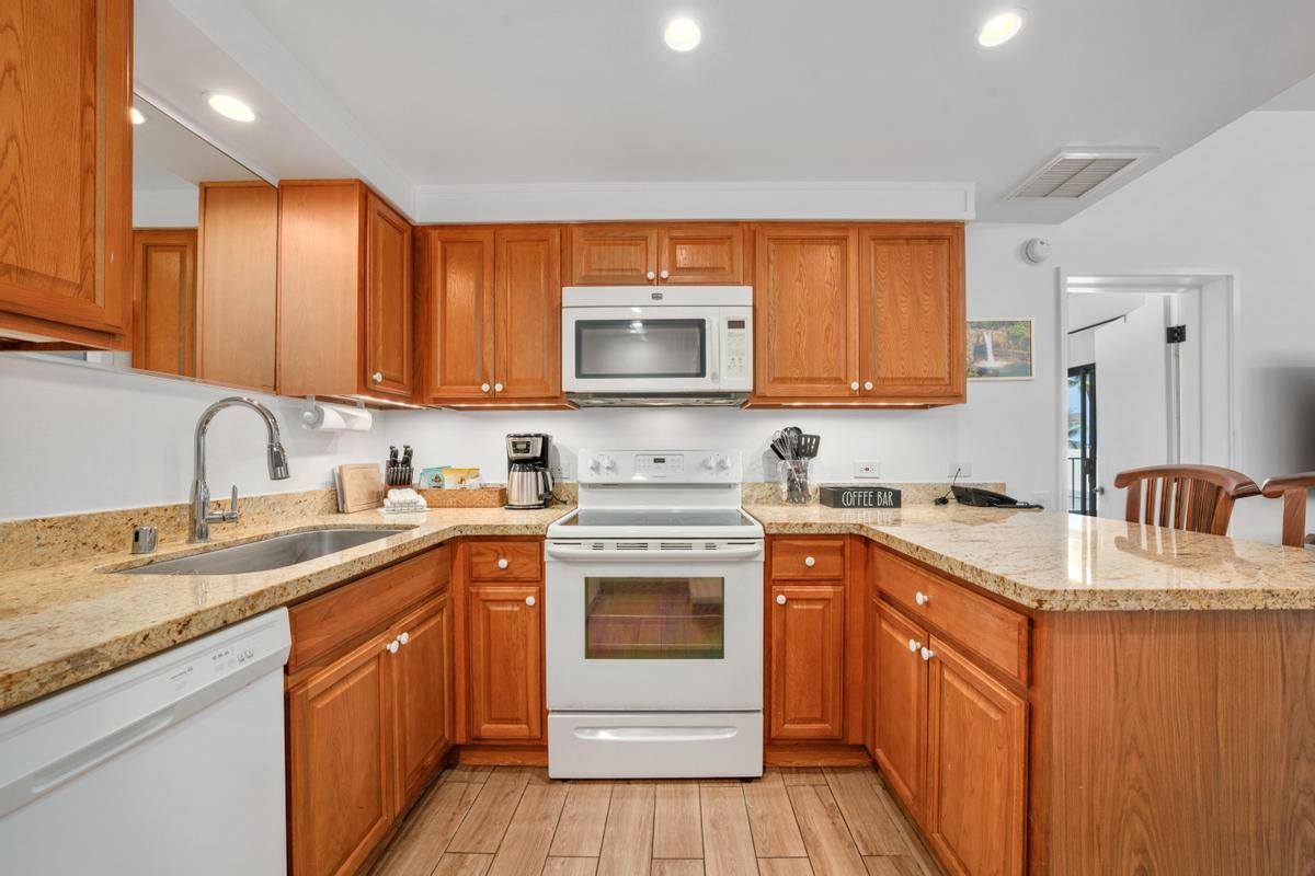 75-6040 Alii Dr, Kailua-Kona, HI 96740