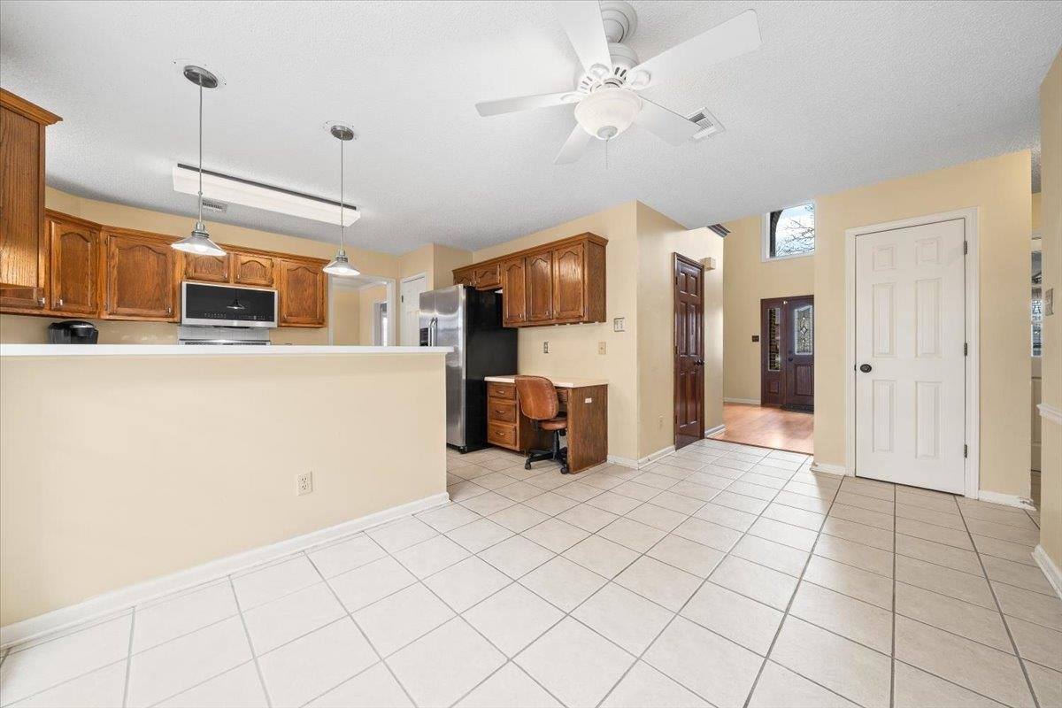 711 Autumn Winds Dr, Collierville, TN 38017