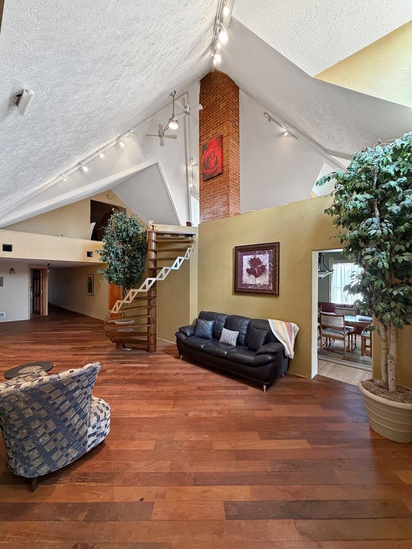 222 West Exchange Street, Freeport, IL 61032