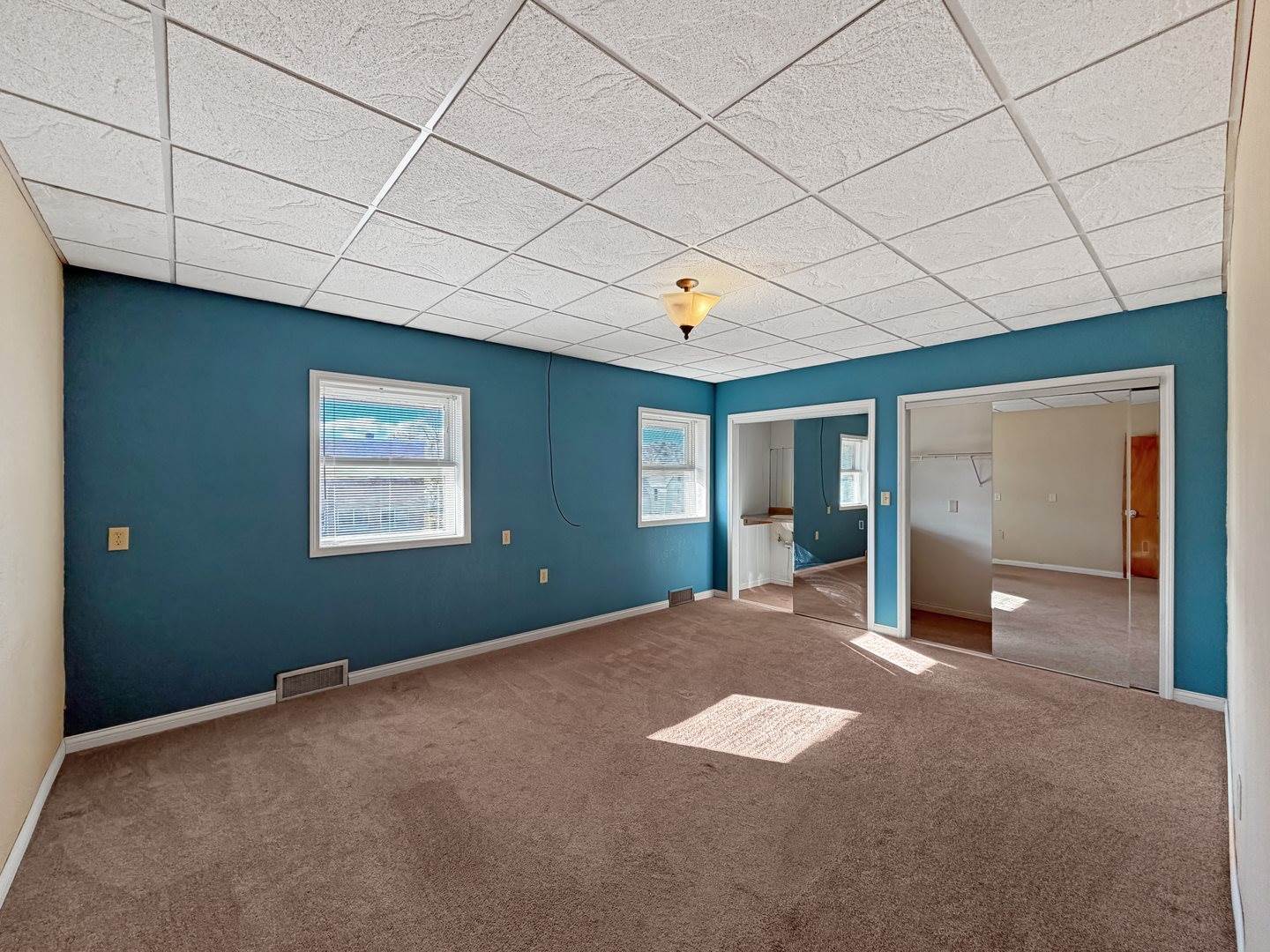 222 West Exchange Street, Freeport, IL 61032