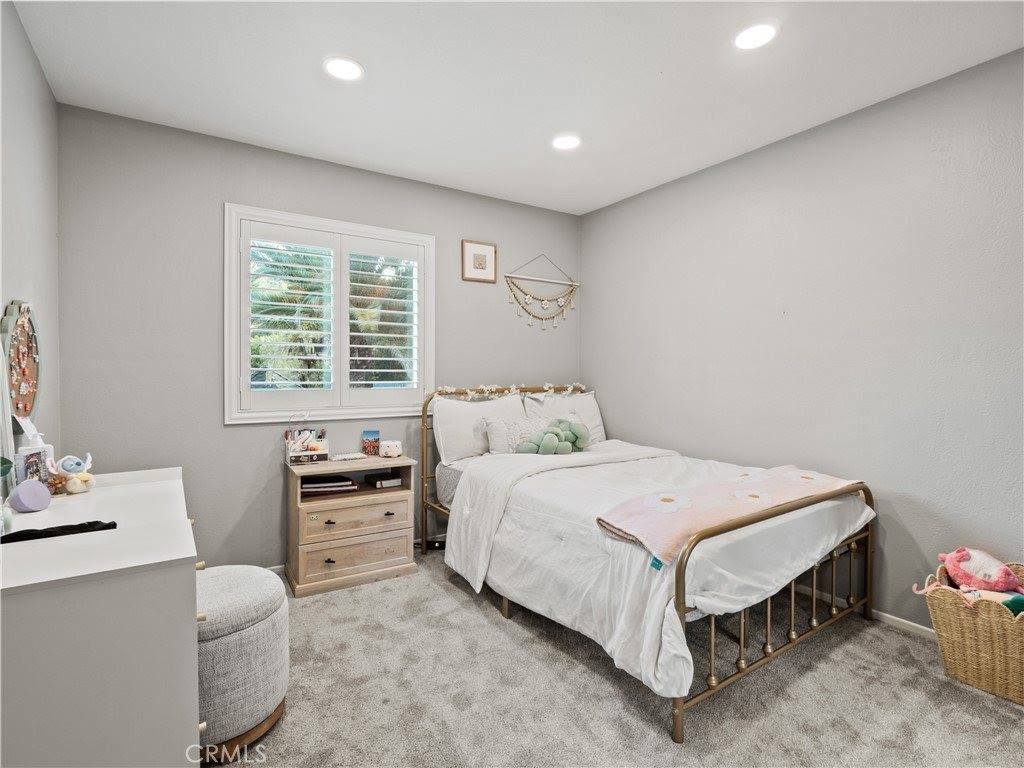 28316 Royal Drive, Castaic, CA 91384