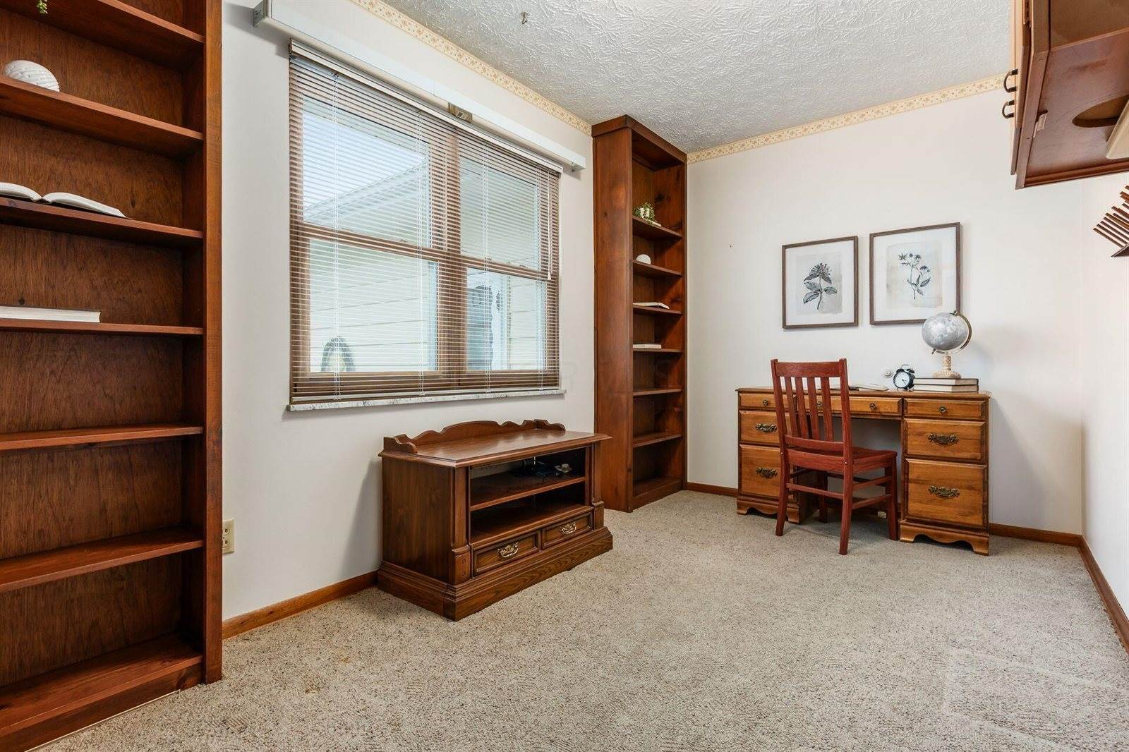 5674 Lindenwood Road, Columbus, OH 43229