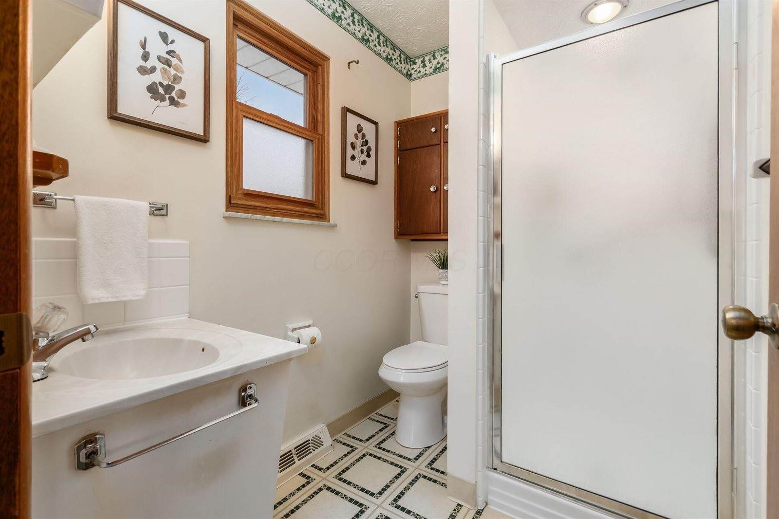 5674 Lindenwood Road, Columbus, OH 43229