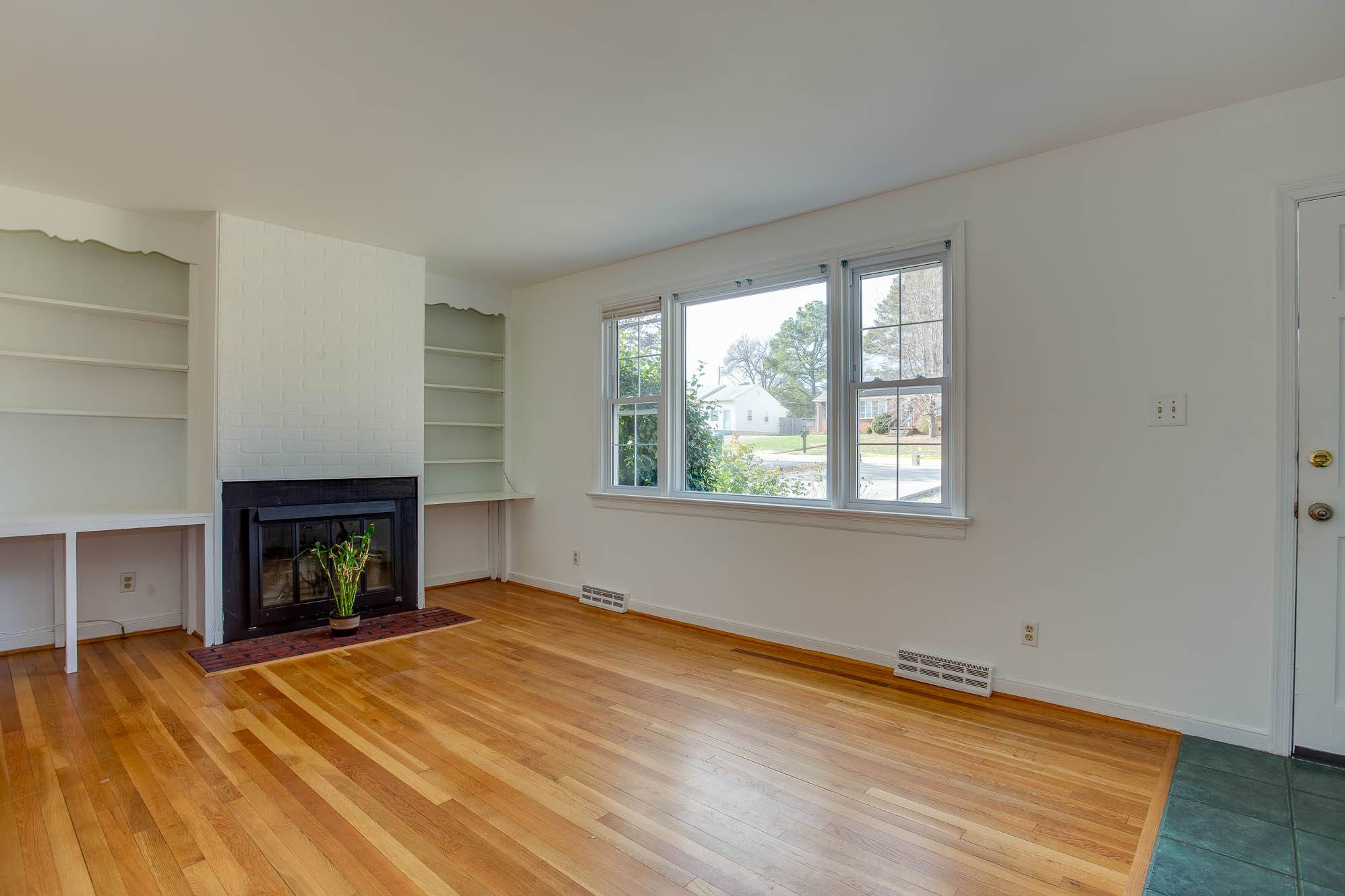 3909 Longleaf Dr, Richmond, VA 23294