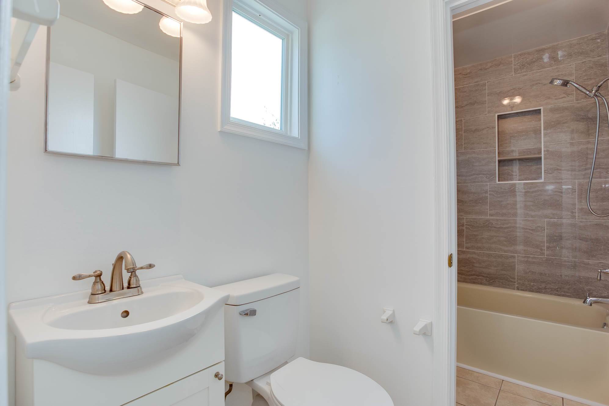 3909 Longleaf Dr, Richmond, VA 23294