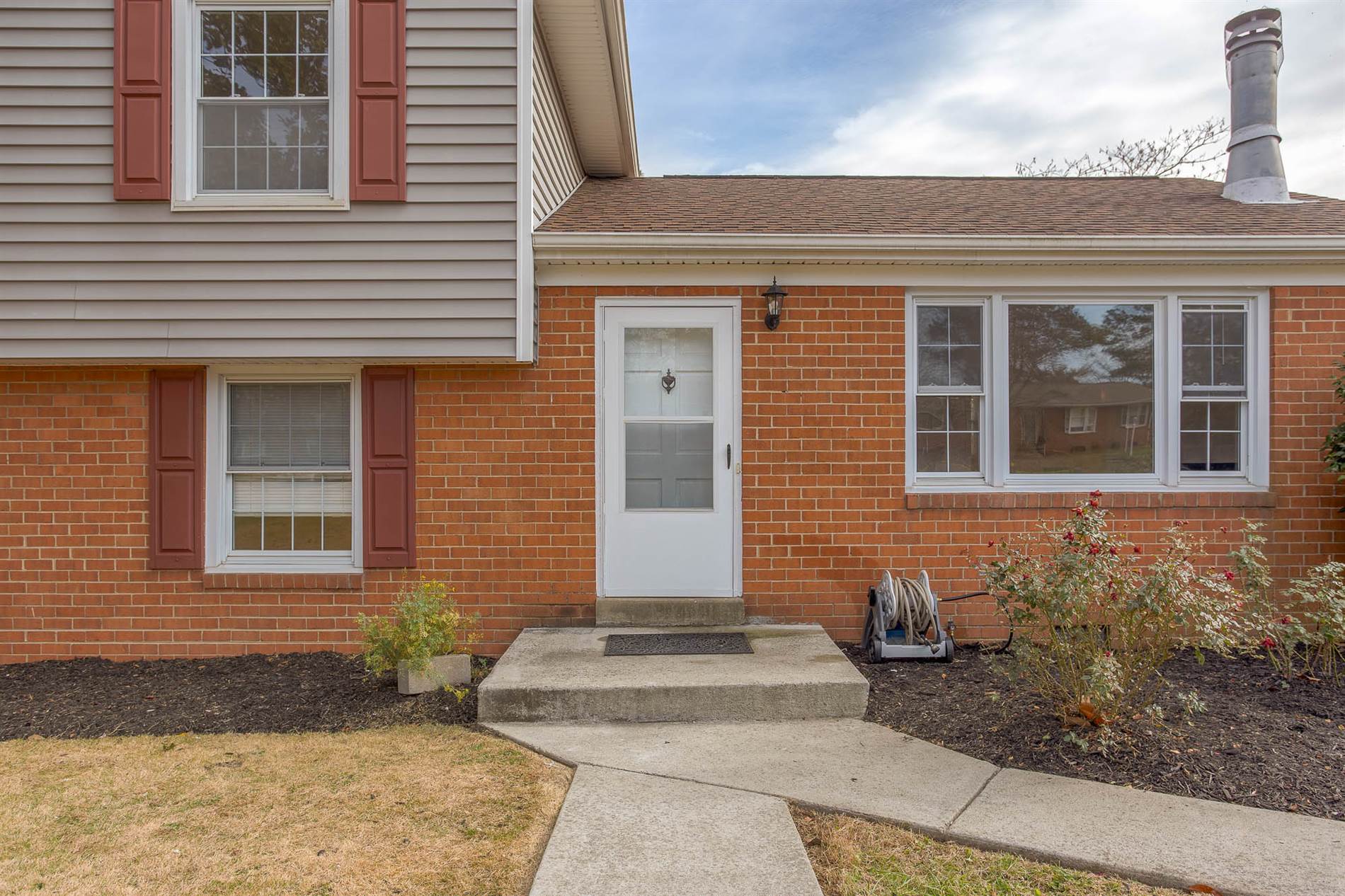 3909 Longleaf Dr, Richmond, VA 23294