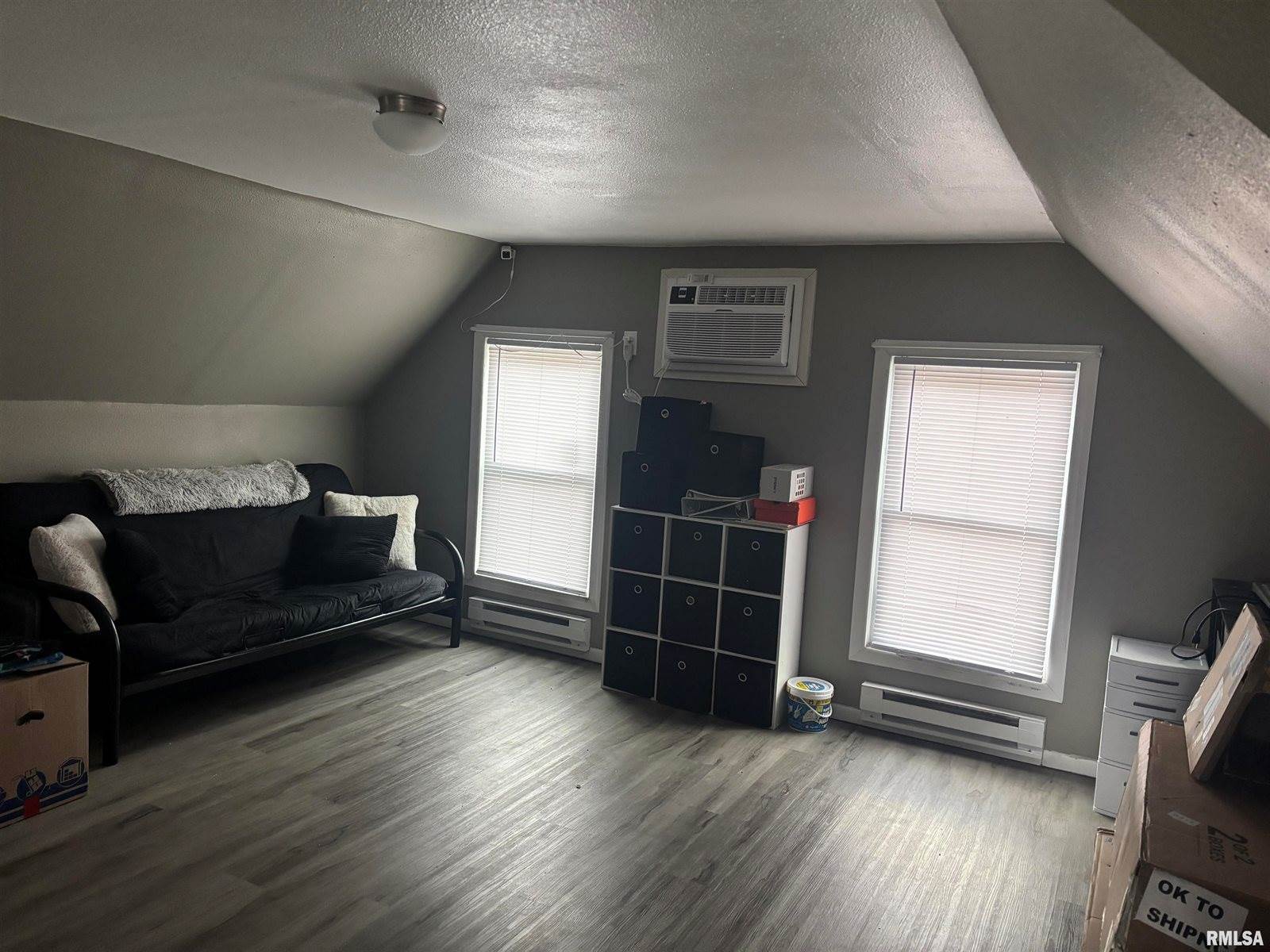 510 2ND Street, De Witt, IA 52742