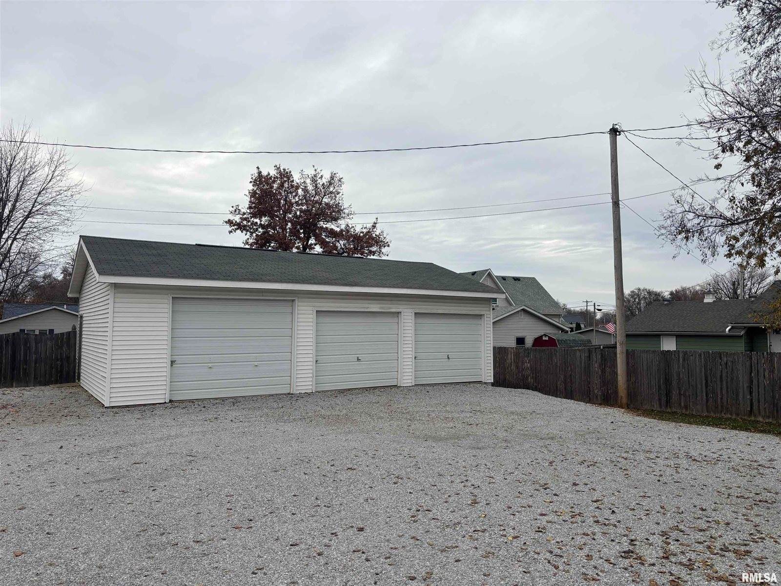 510 2ND Street, De Witt, IA 52742