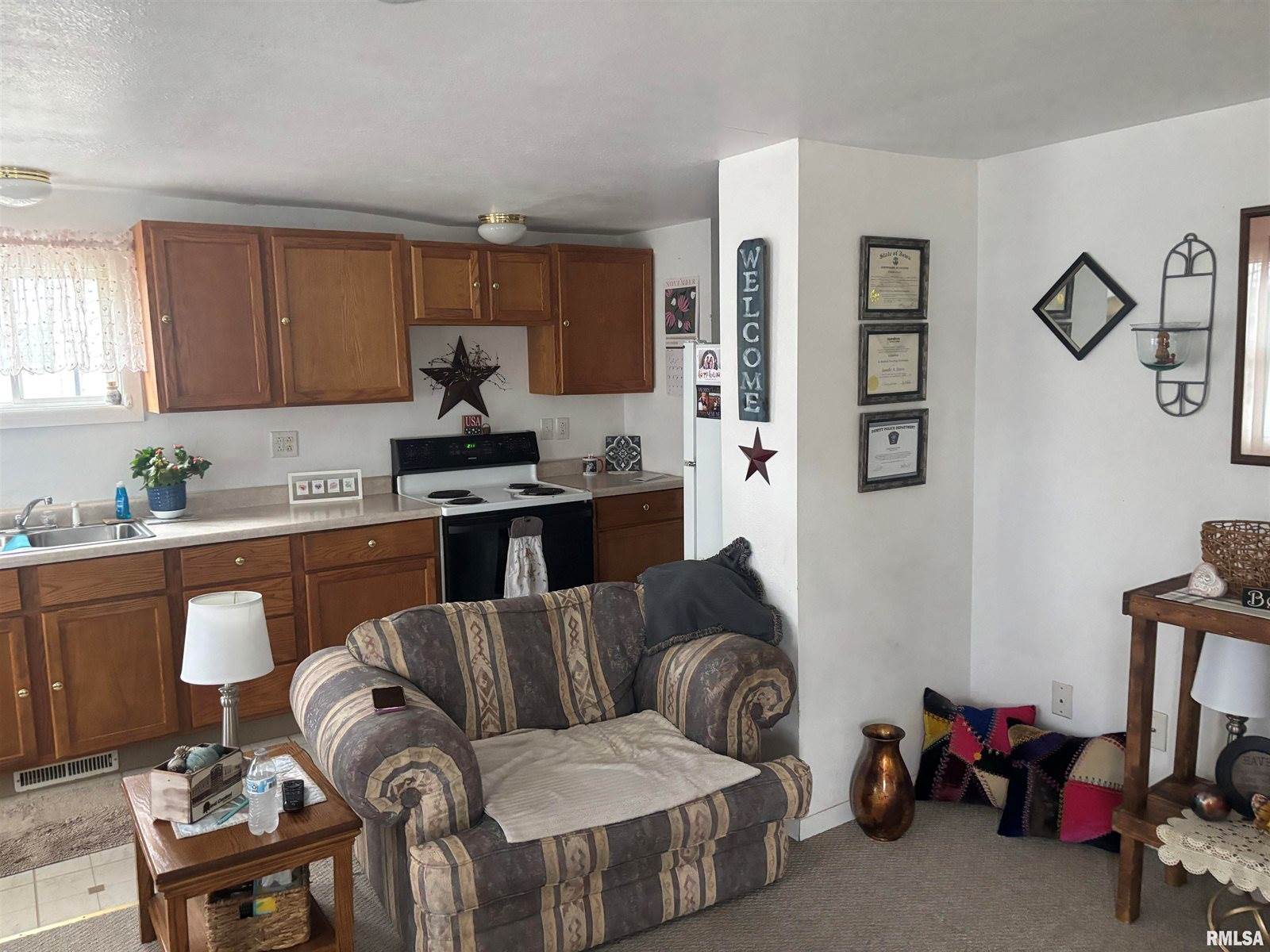 510 2ND Street, De Witt, IA 52742