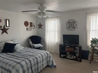 510 2ND Street, De Witt, IA 52742