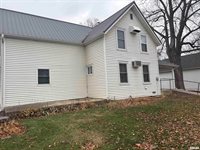 510 2ND Street, De Witt, IA 52742