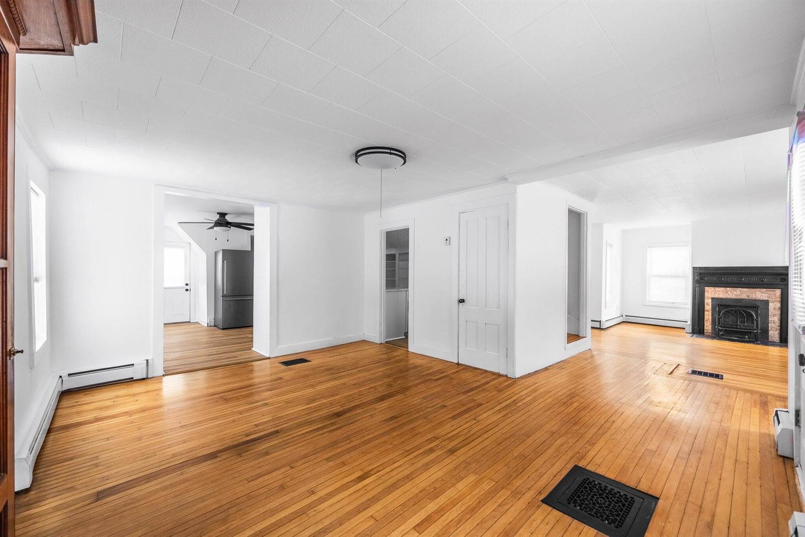 881 Western Avenue, Hampden, ME 04444