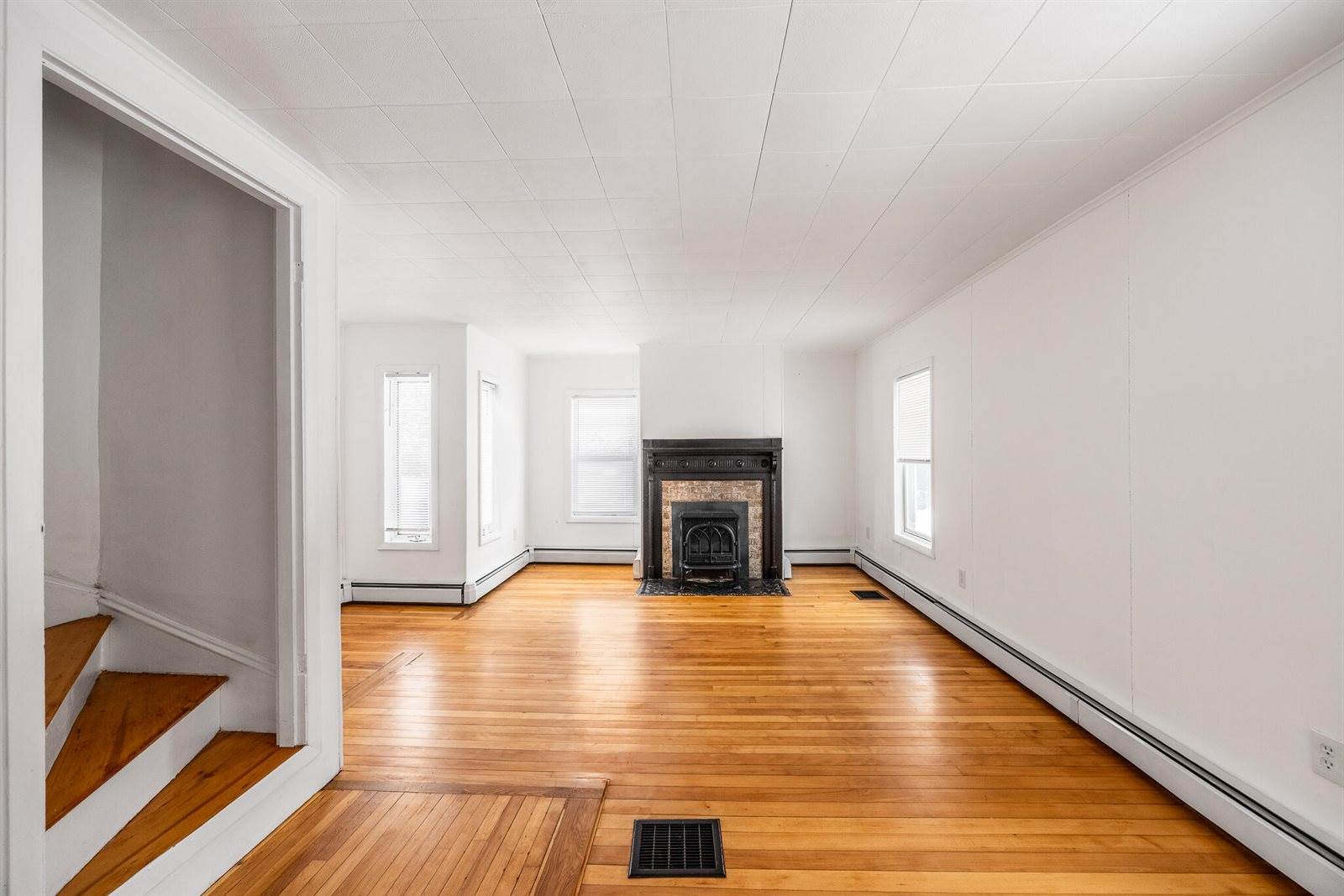 881 Western Avenue, Hampden, ME 04444