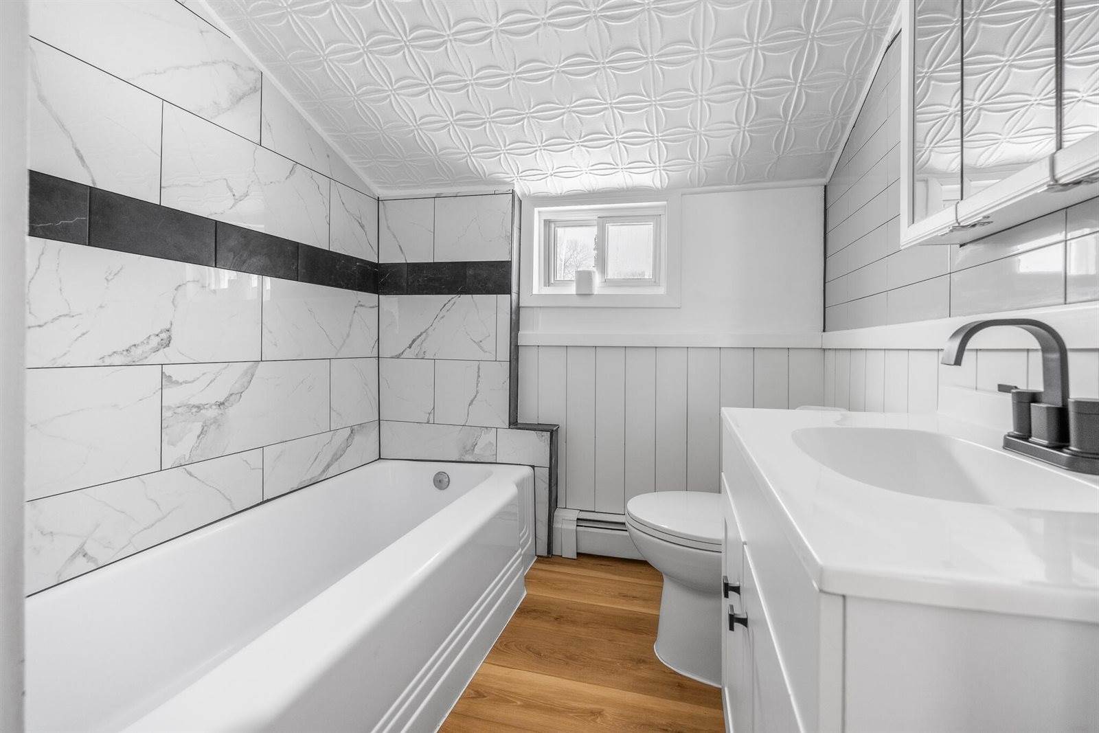 881 Western Avenue, Hampden, ME 04444