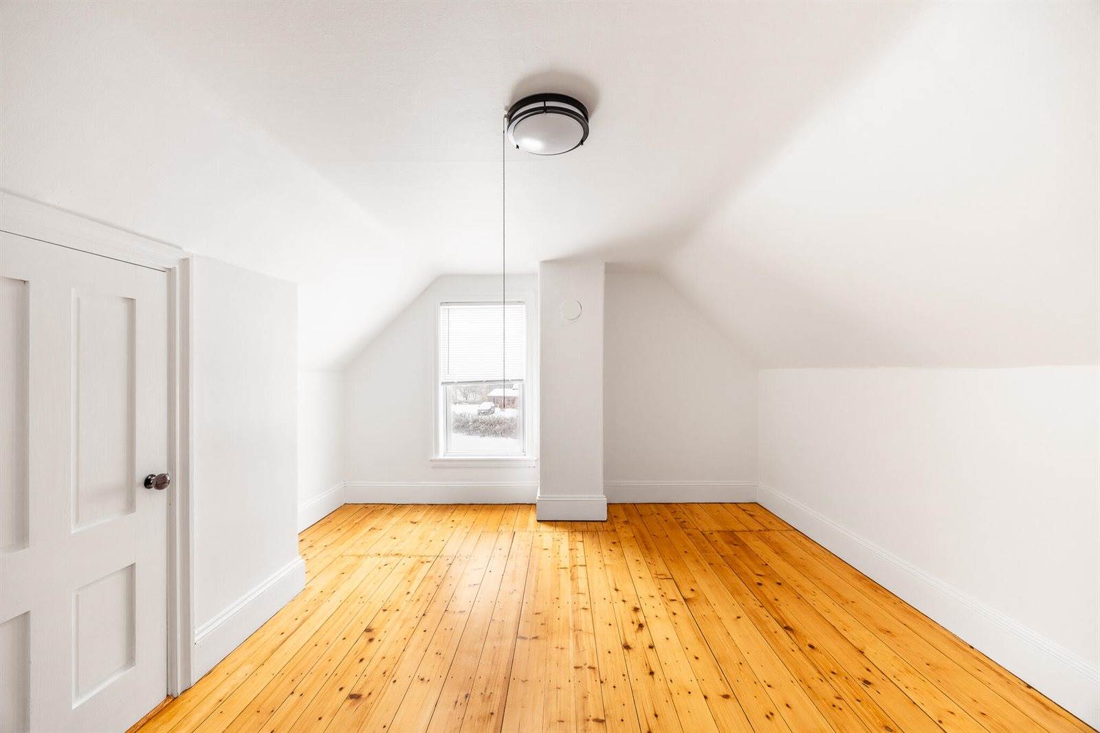 881 Western Avenue, Hampden, ME 04444